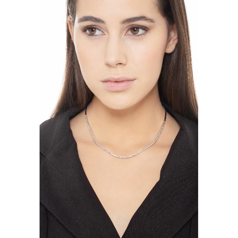 Collana tennis lineare in oro bianco 750 con diamanti taglio brillante