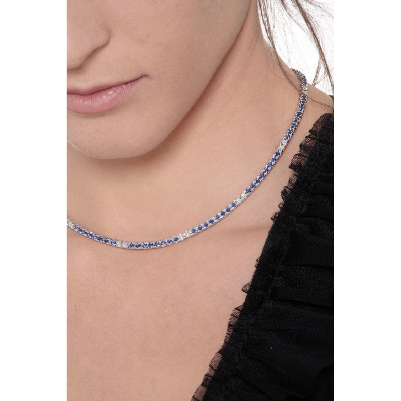 Collana tennis in oro bianco 18k con zaffiri blu e diamanti