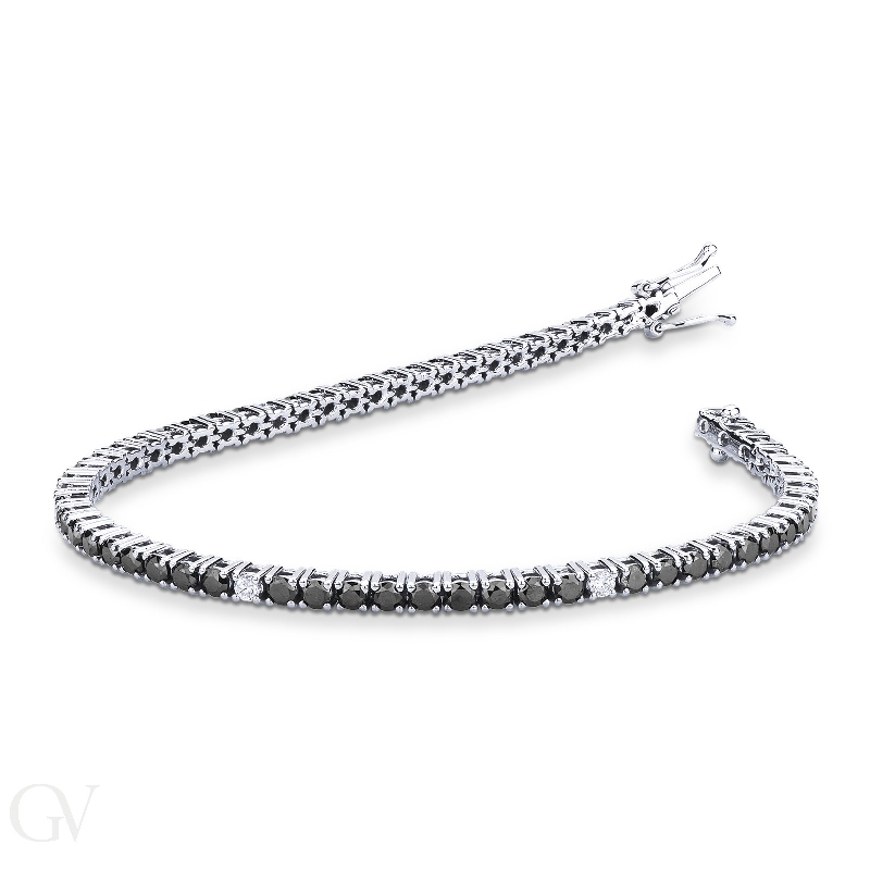 Elegant tennis bracelet with black and white diamonds