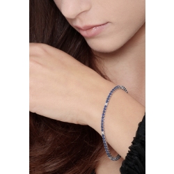 Wire style tennis bracelet with alternated sapphires and round cut diamonds 2