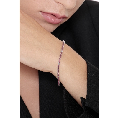 Tennis bracelet with alternated diamonds and rubies