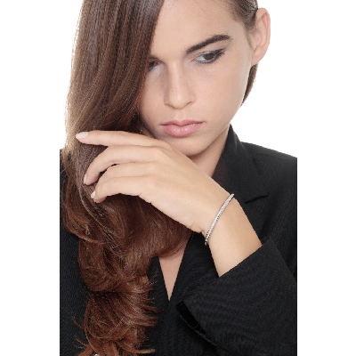 Rigid bracelet in 18k white gold with diamonds