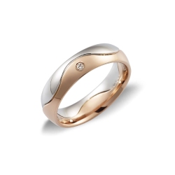 Galassia Unoaerre wedding band in white and rose gold 18k with diamonds 