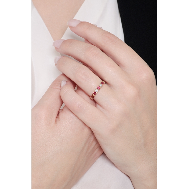 Yellow gold 18k 5 stones ring with rubies and diamonds 