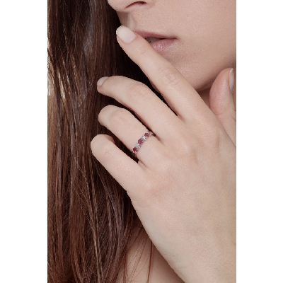 White gold 18k 5 stones half eternity ring with diamonds and rubies