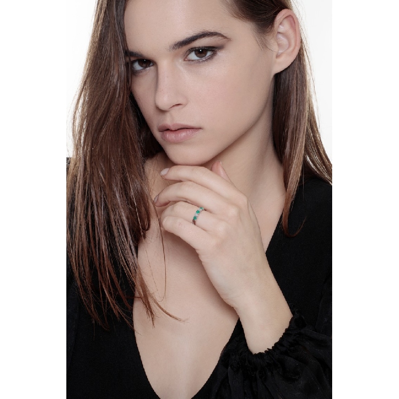 5 stones half eternity ring with diamonds and emeralds