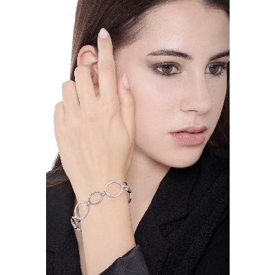 Bracelet with alternate ovals in 18k white gold and diamonds