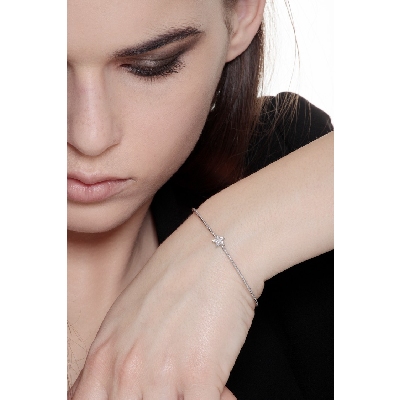 18k white gold rigid bracelet with spheres and star with diamonds