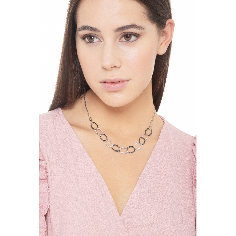 Oval groumette chain with black and white diamonds