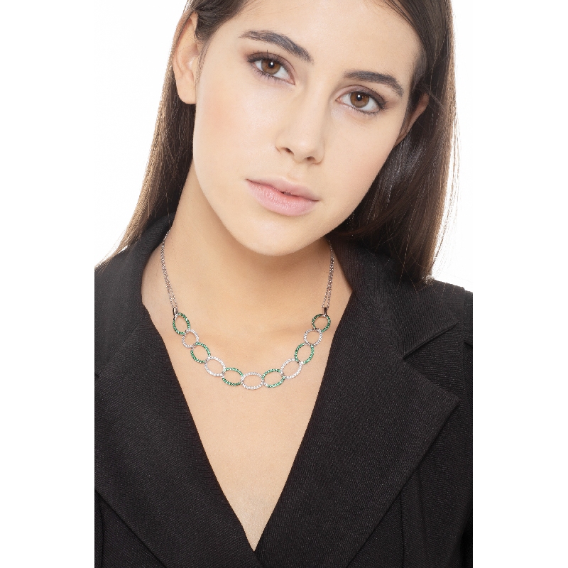 Oval chain with emeralds and diamonds, 18k white gold