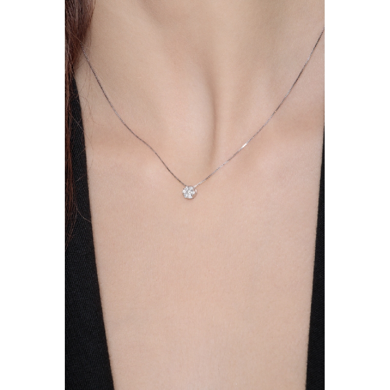 18k white gold solitaire necklace with diamond illusion pendant