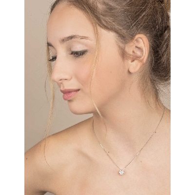 Collana Illusion punto luce in oro bianco 18k con diamanti
