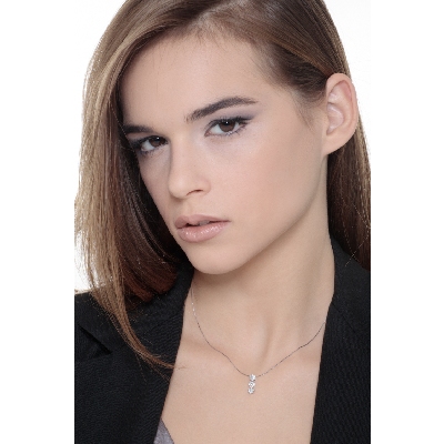 White gold 18k necklace with three diamond pendants illusion type 