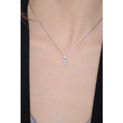 White gold 18k necklace with three diamond pendants illusion type 