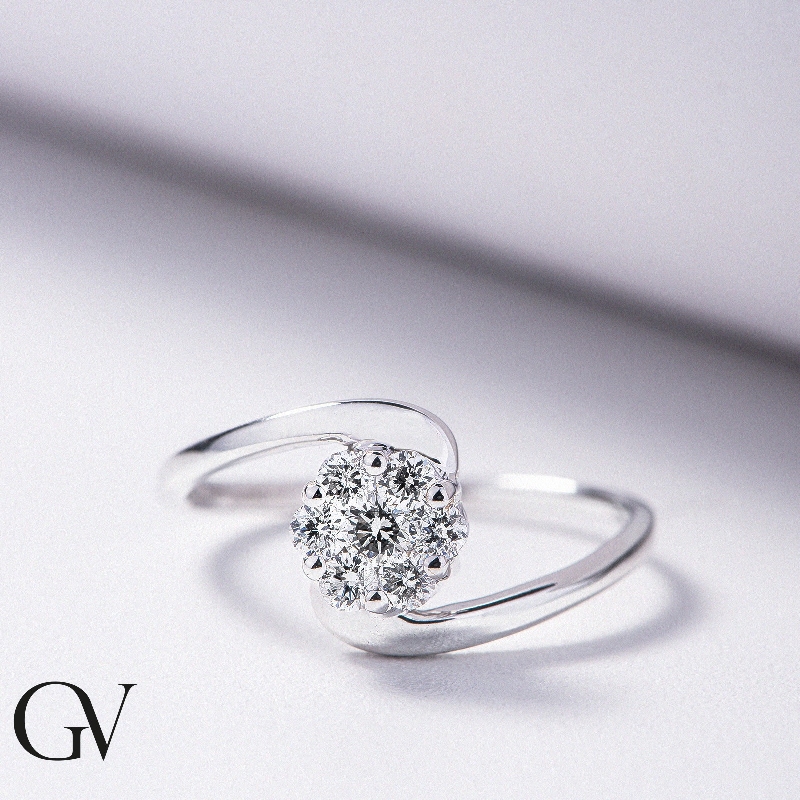 Illusion type ring curved shank with diamonds in white gold 18k