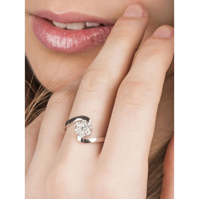 Illusion contrarié ring in white gold 18k with diamonds 