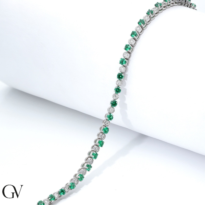 Alternate 18k white gold bracelet with emeralds and diamonds