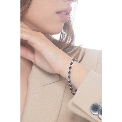 Bracciale alternato in oro bianco 18k con 21 zaffiri blu ovali e 24 diamanti, cm 18