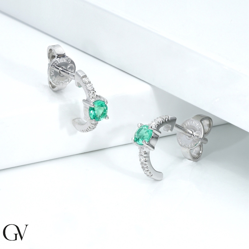 Earrings in white gold 18k with emeralds and diamonds