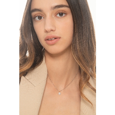 Necklace in white gold 18k with diamonds star