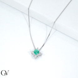 Emerald and diamond necklace 2