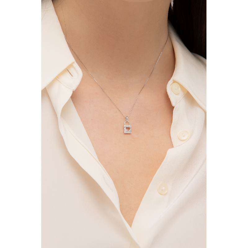18k white gold necklace with padlock pendant in diamonds
