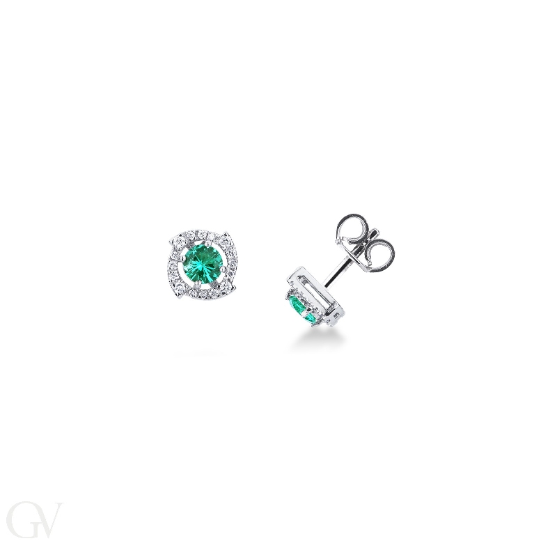 Earrings in white gold 18k with central emerald and diamonds