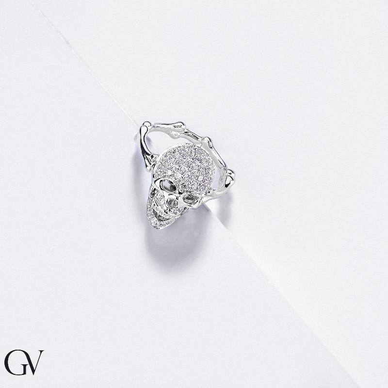 Anello teschio in oro bianco 18k con diamanti bianchi e neri