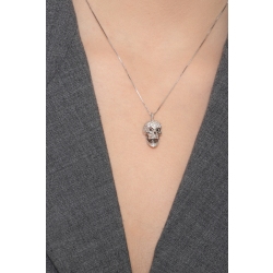 Collana in oro bianco 18k con ciondolo a teschio in diamanti  bianchi e neri 2