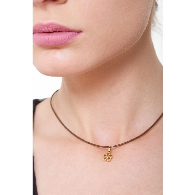 18k yellow gold rounded flower pendant