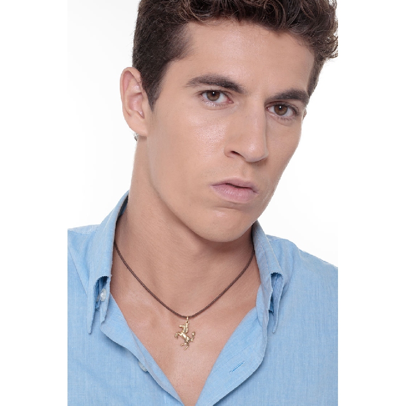 18k yellow gold horse pendant