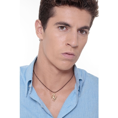 18k yellow gold horse pendant