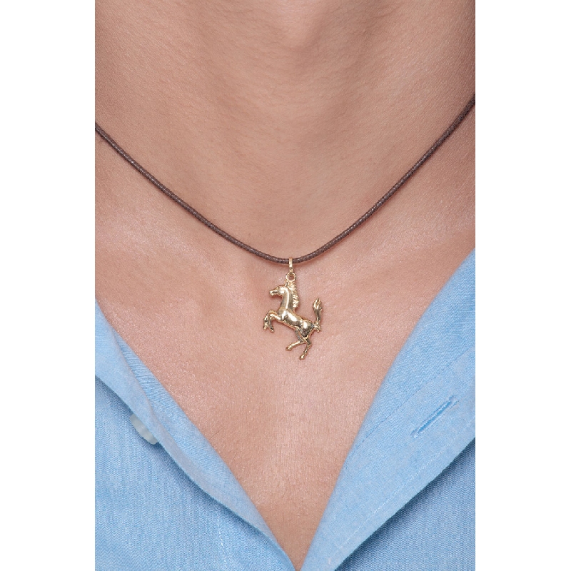 18k yellow gold horse pendant