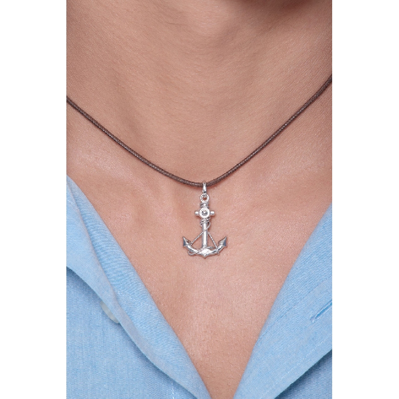 Ciondolo in Oro Bianco 18k ad ancora e corda.