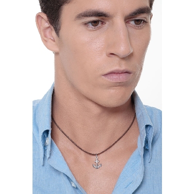 Anchor pendant in 18k white gold