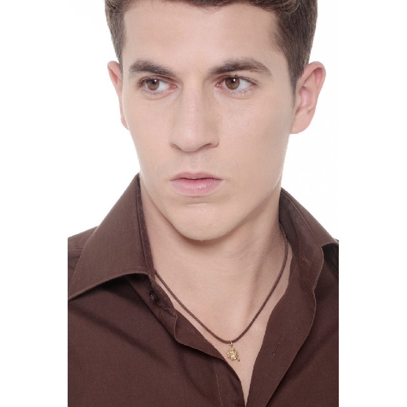 18k yellow gold four-leaf clover pendant 