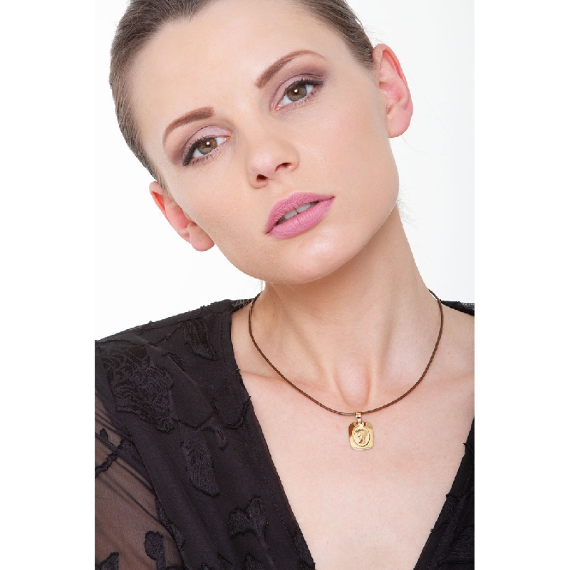  Virgin Mary celestial image in 18k yellow gold