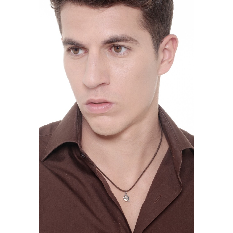 Four-leaf clover pendant in 18k white gold