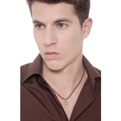 Four-leaf clover pendant in 18k white gold