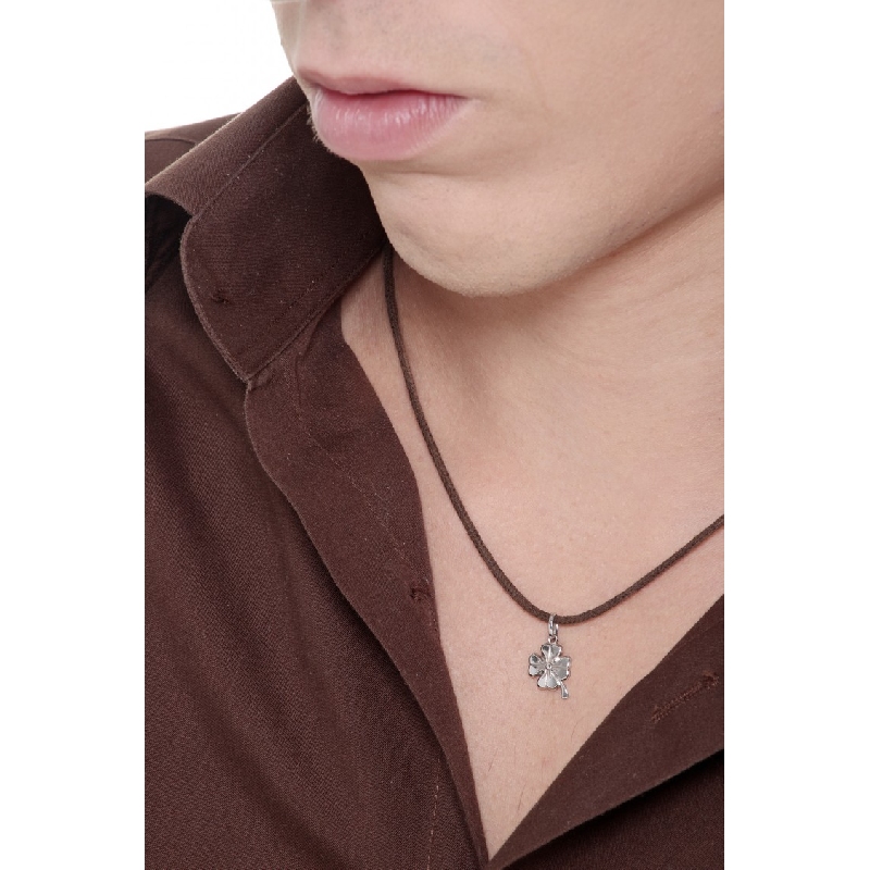 Four-leaf clover pendant in 18k white gold