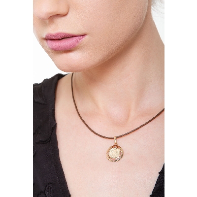 Virgin Mary perfored pendant in 18k yellow gold