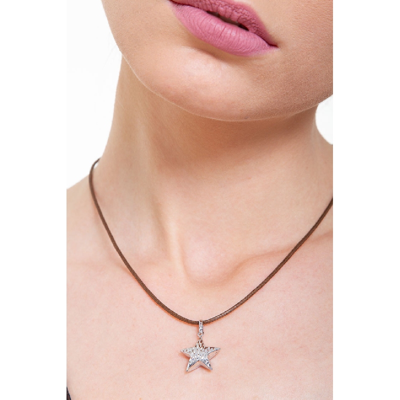 Diamond cut star shaped pendant in 18k white gold