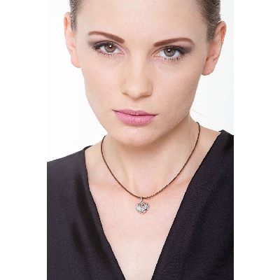 Diamond cut heart pendant in 18k white gold