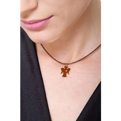 Ciondolo sagoma angioletto in oro giallo 18k con cuore.