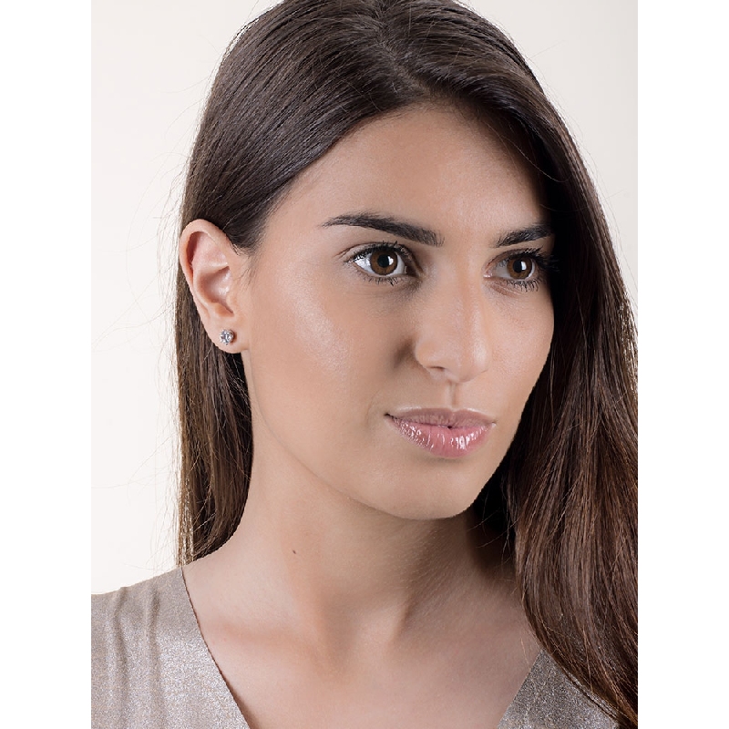 White gold 18k zircon earrings 