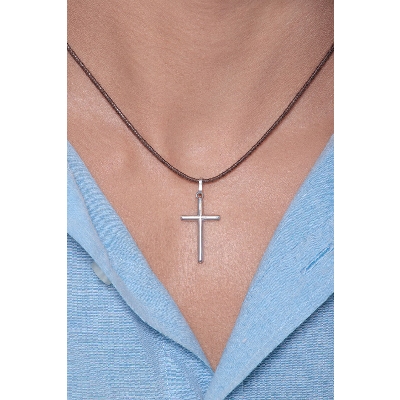 Cross pendant in 18k white gold 