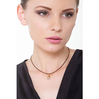 18k yellow gold child pendant with cubic zirconia