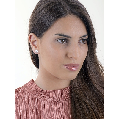 Diamond cut heart earrings in 18k white gold