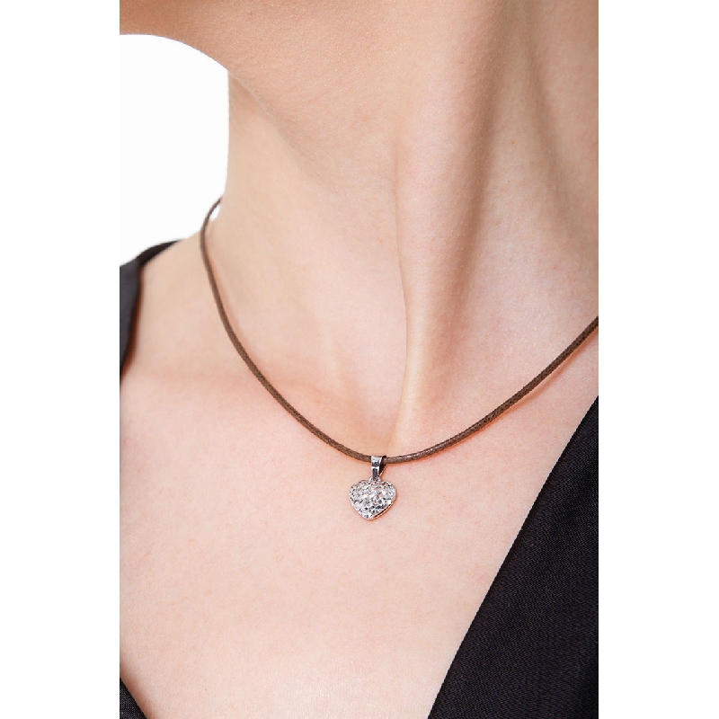 Diamond cut heart pendant in 18k white gold