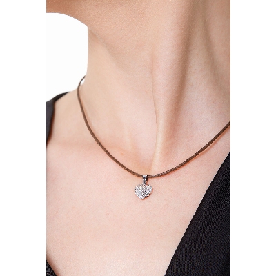 Diamond cut heart pendant in 18k white gold